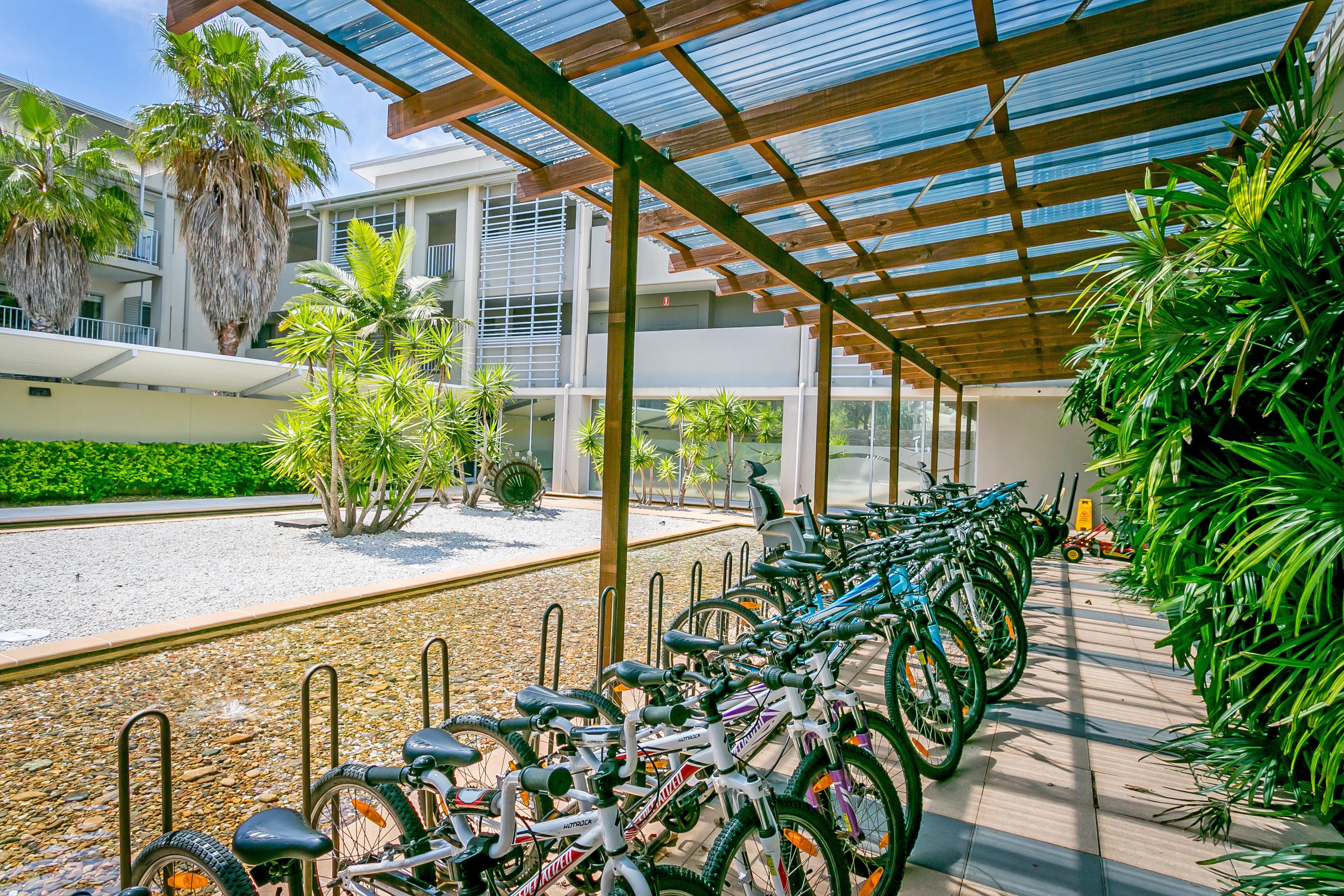 페퍼스 솔트 리조트 앤 스파 킹스클리프 외부 사진 Bicycle parking at the University of Cyprus