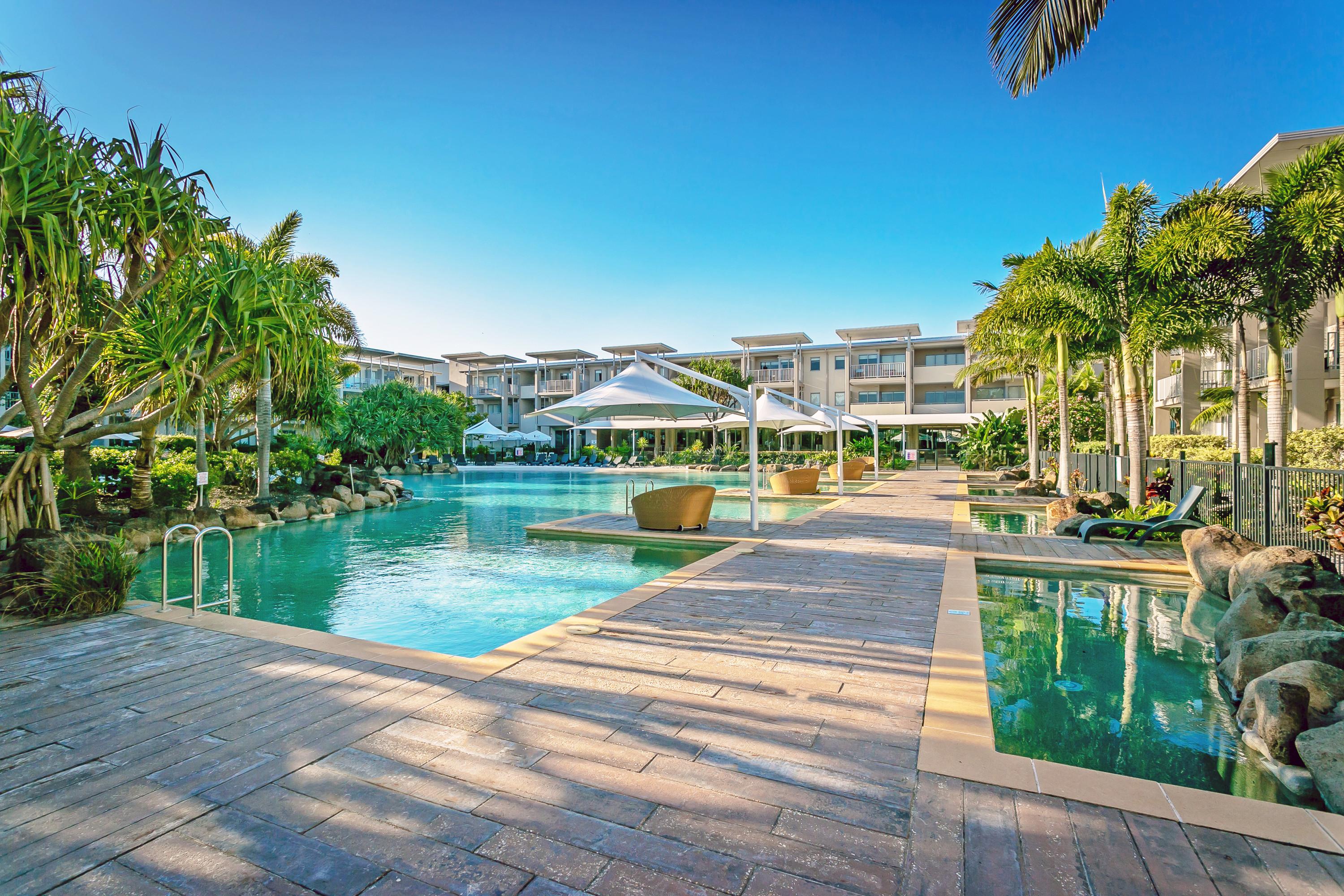페퍼스 솔트 리조트 앤 스파 킹스클리프 외부 사진 The pool at the InterContinental Sanctuary Cove Resort
